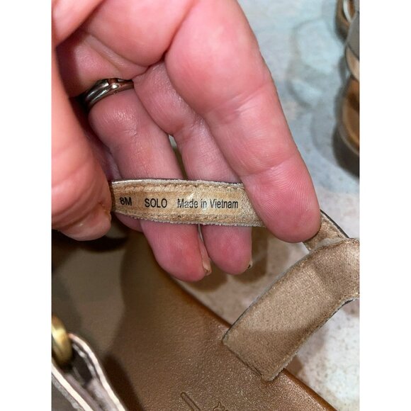 Soul Naturalizer Solo Metallic Cross Strap Sandals Size 8 Adjustable Buckle Soft - Picture 8 of 8